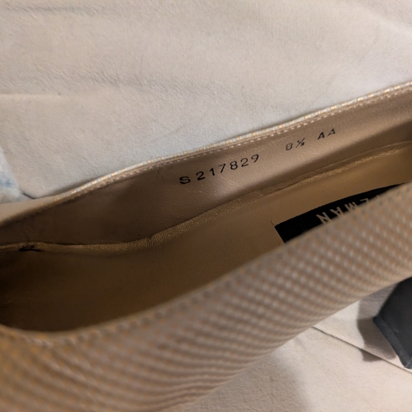 Stuart Weitzman Ossarah Chex calf pump - Picture 7 of 7